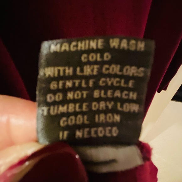 89th and Madison red/maroon soft long sleeve sweater. - Picture 5 of 5